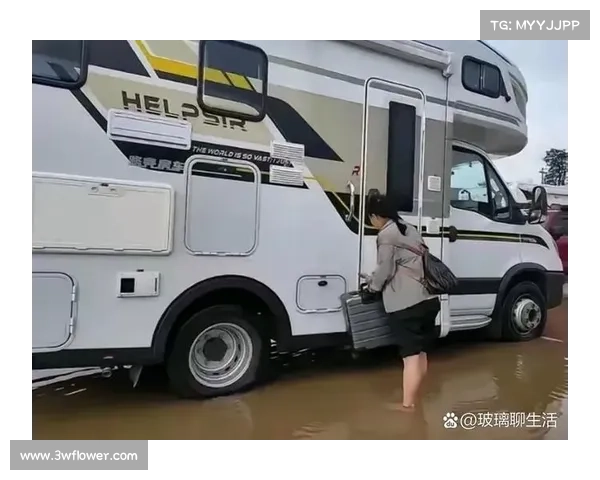 《无依之地》:房车是漂泊在外者最后的尊严 《无依之地》:房车是漂泊在外者最后的尊严